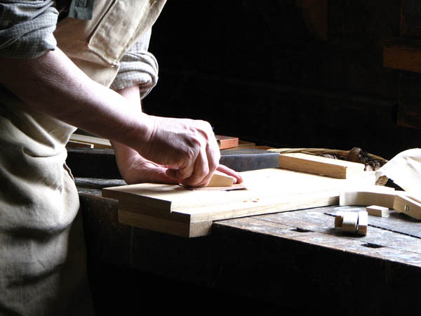 Nuestra <strong>carpintería de madera en  Valtierra</strong> es una empresa de <strong>herencia familiar</strong>, por lo que  contamos con gran <strong>experiencia </strong>en la profesión.